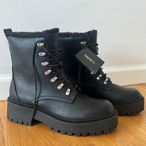 Sherpa Lined Platform Boots - Forever 21 Women’s (Size 11)